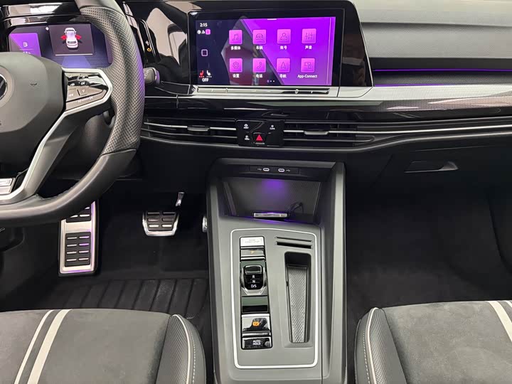 Фото 12 - Volkswagen Golf