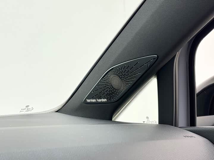 Фото 16 - Volkswagen Golf