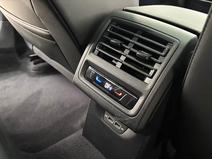 Фото 18 - Volkswagen Golf