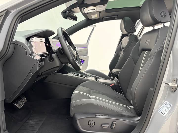 Фото 7 - Volkswagen Golf