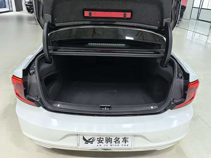 Фото 11 - Volvo S90