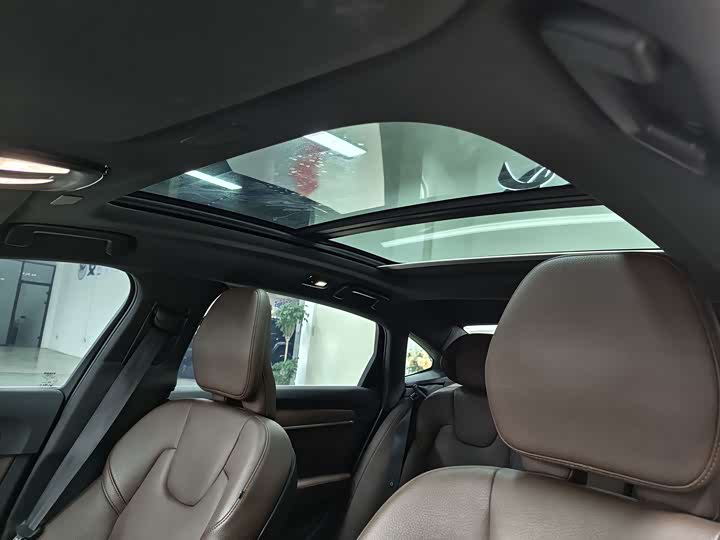 Фото 14 - Volvo S90