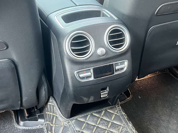 Фото 15 - Mercedes-Benz GLC-Class