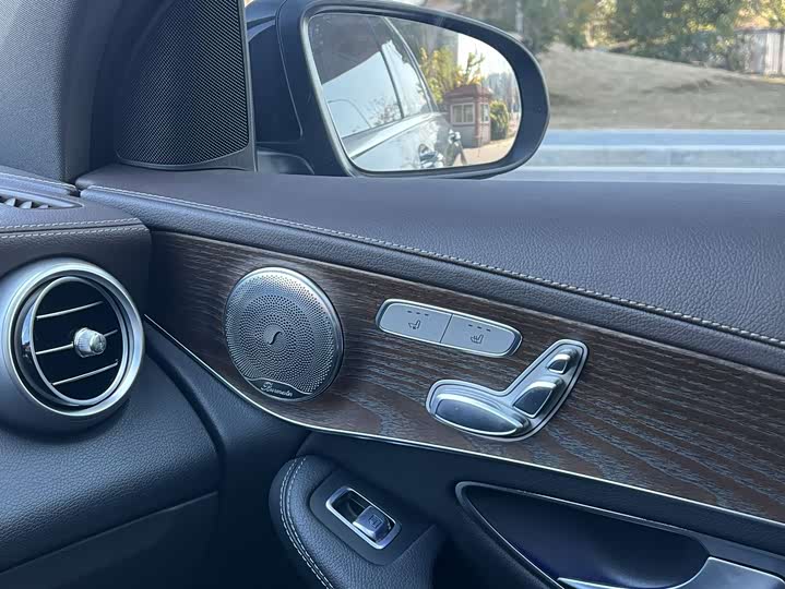 Фото 17 - Mercedes-Benz GLC-Class