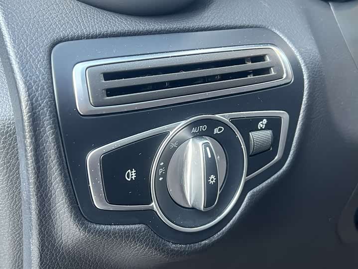 Фото 8 - Mercedes-Benz GLC-Class