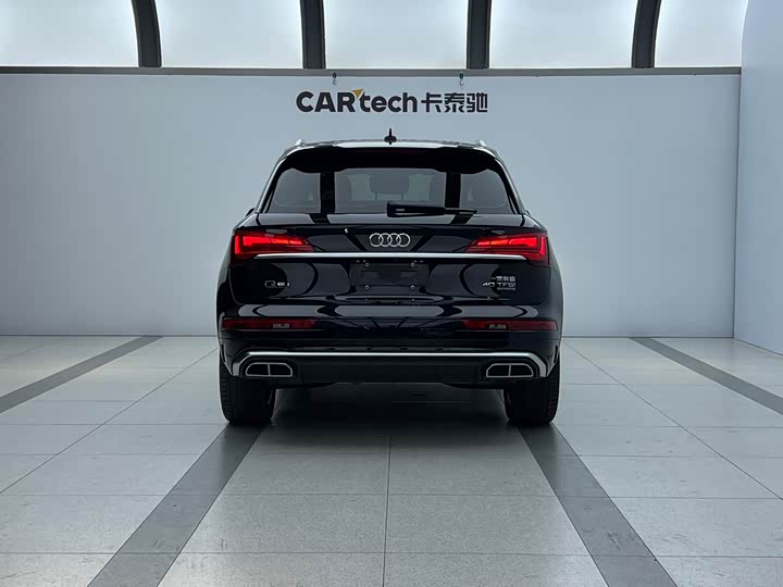 Фото 2 - Audi Q5L