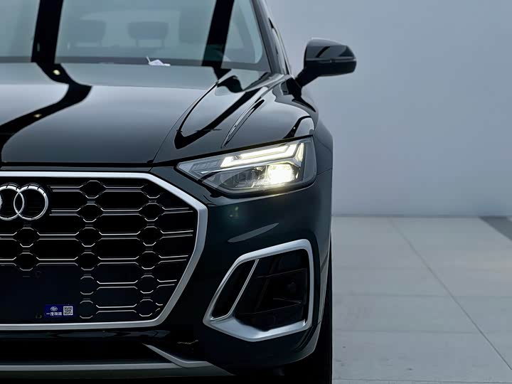 Фото 6 - Audi Q5L