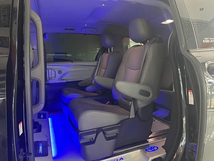 Фото 7 - Toyota Granvia