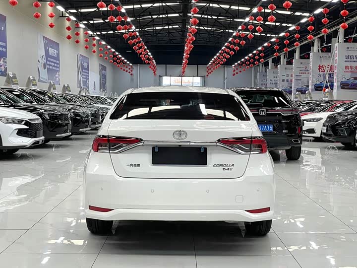 Фото 5 - Toyota Corolla