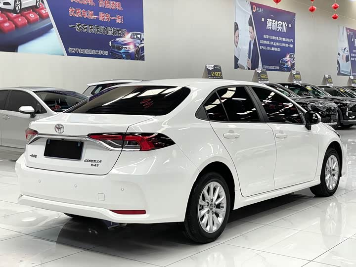 Фото 6 - Toyota Corolla