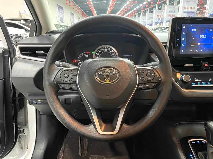 Фото 7 - Toyota Corolla