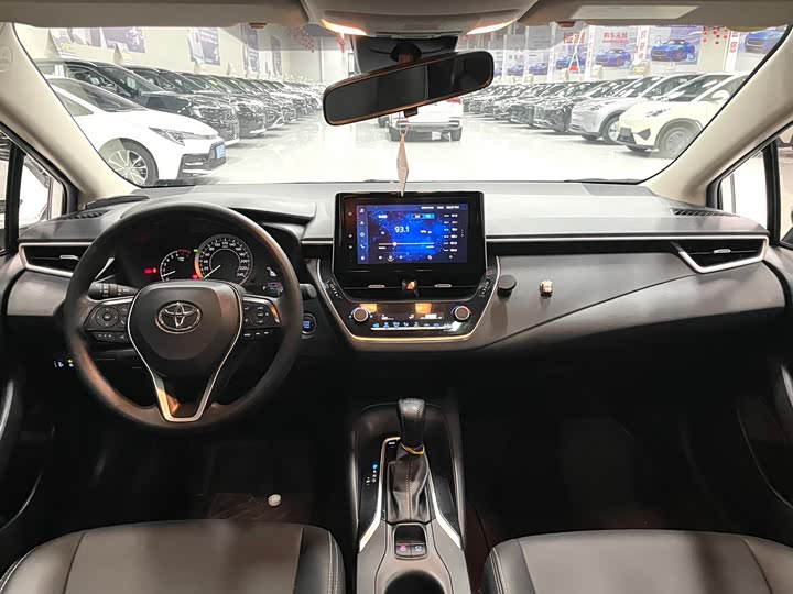 Фото 9 - Toyota Corolla