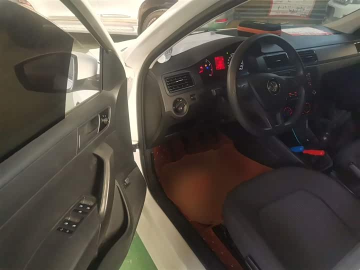 Фото 16 - Volkswagen Santana