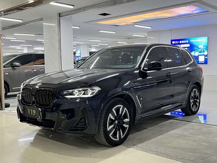 Фото 1 - BMW iX3