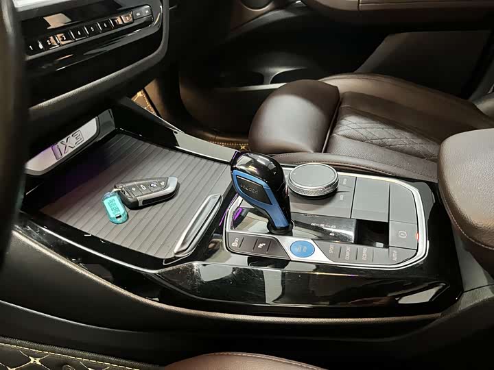 Фото 15 - BMW iX3