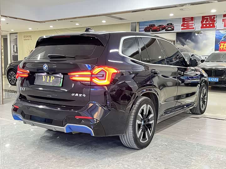 Фото 9 - BMW iX3