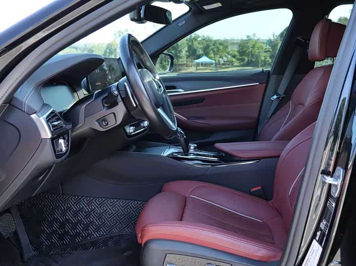 Фото 9 - BMW 5 Series