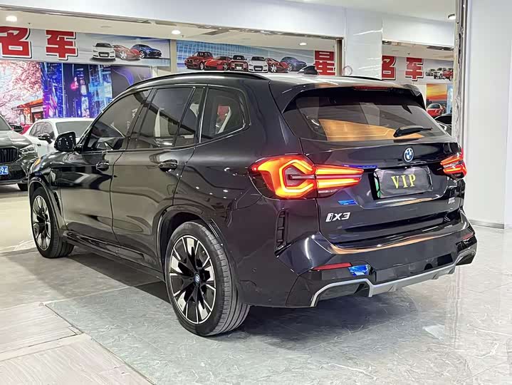 Фото 10 - BMW iX3