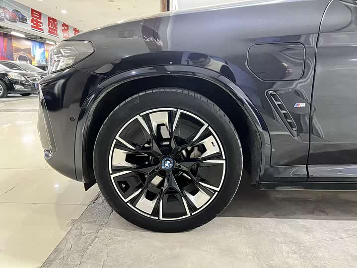 Фото 18 - BMW iX3