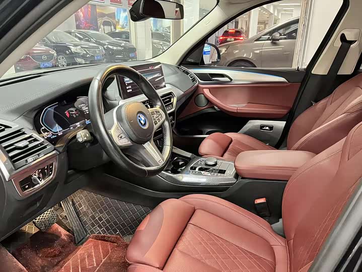 Фото 4 - BMW iX3