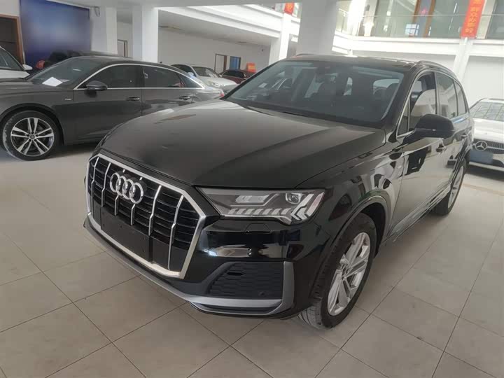 Фото 1 - Audi Q7