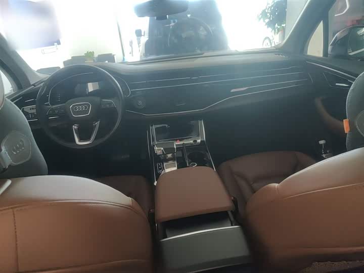 Фото 10 - Audi Q7