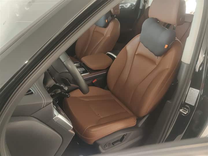 Фото 15 - Audi Q7