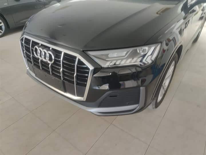 Фото 24 - Audi Q7