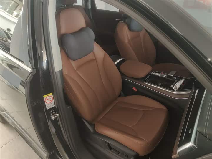 Фото 25 - Audi Q7