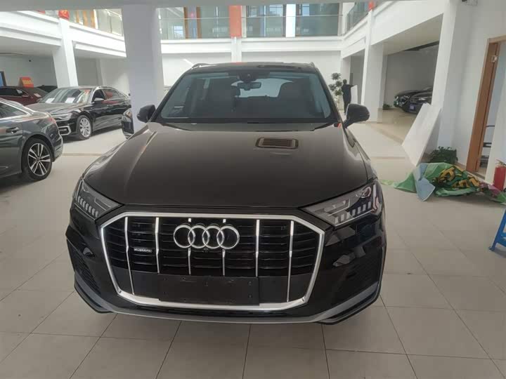 Фото 3 - Audi Q7