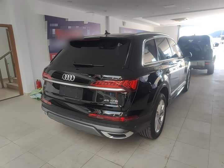 Фото 7 - Audi Q7