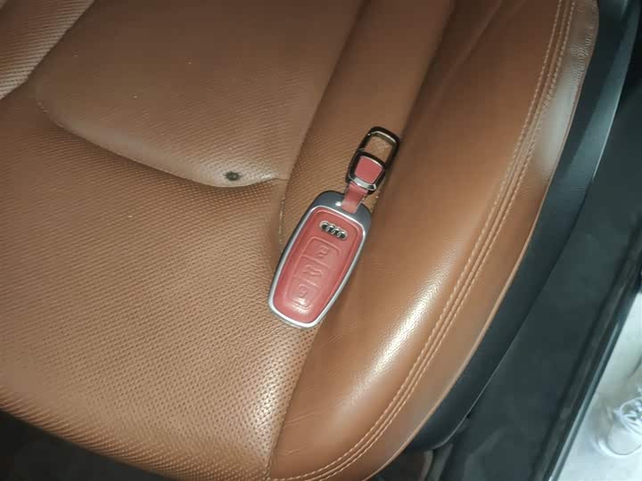 Фото 9 - Audi Q7