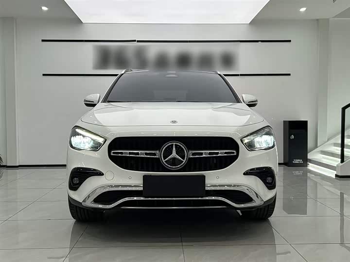 Фото 12 - Mercedes-Benz GLA-Class