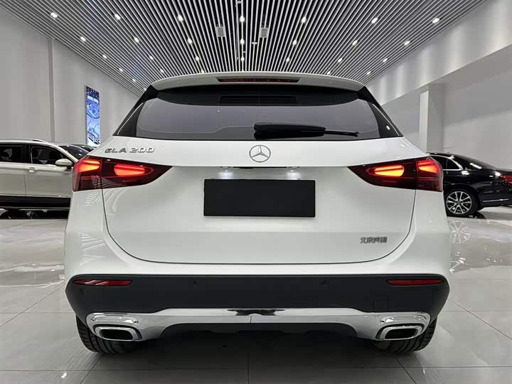 Фото 13 - Mercedes-Benz GLA-Class