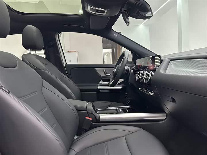 Фото 6 - Mercedes-Benz GLA-Class