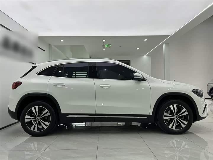 Фото 9 - Mercedes-Benz GLA-Class