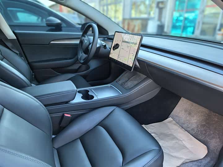 Фото 13 - Tesla Model 3