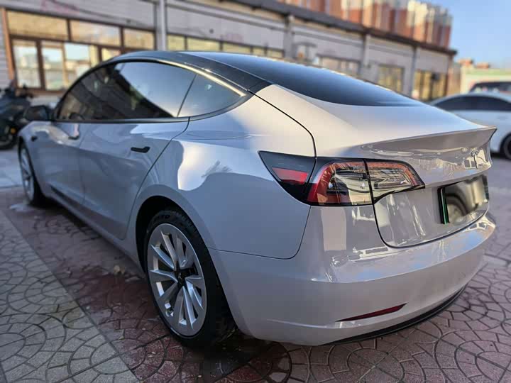 Фото 16 - Tesla Model 3