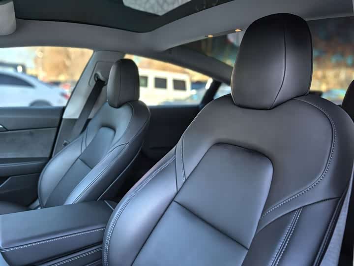 Фото 9 - Tesla Model 3