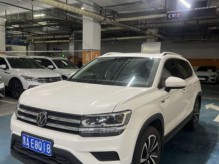 Фото 1 - Volkswagen Tharu