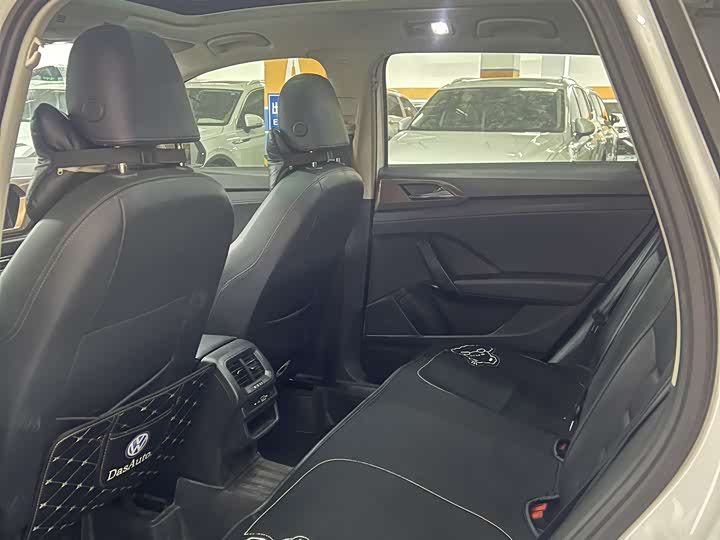 Фото 5 - Volkswagen Tharu