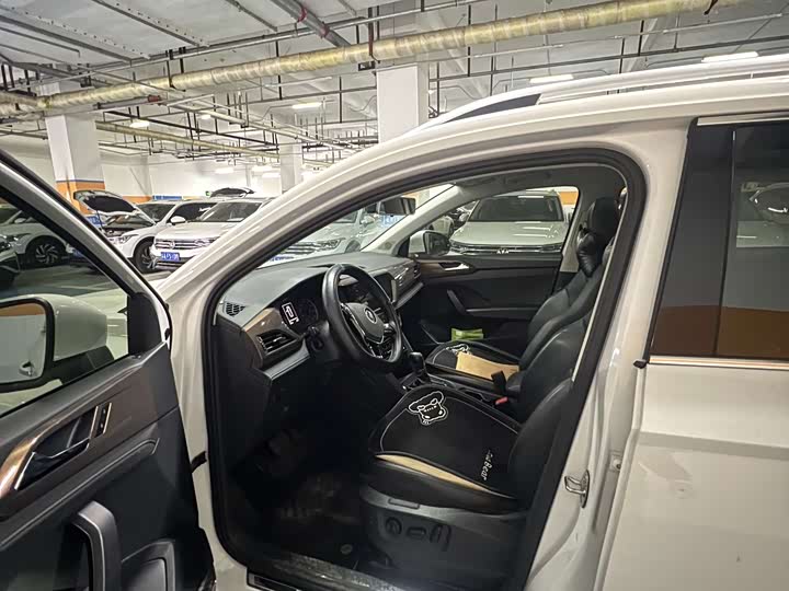 Фото 7 - Volkswagen Tharu