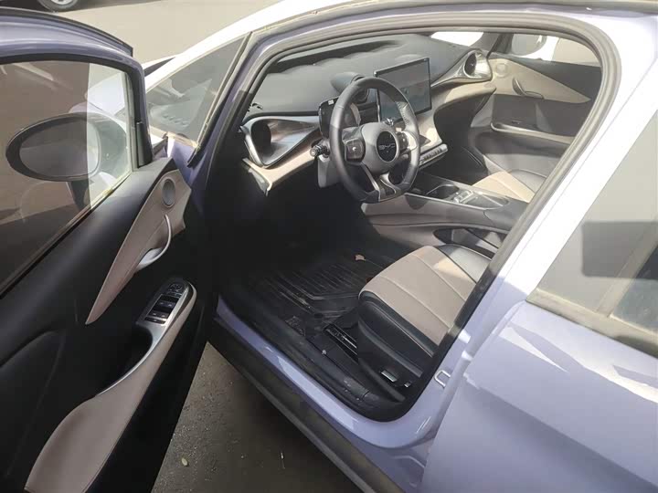 Фото 14 - BYD Dolphin