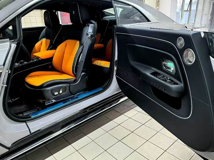 Фото 2 - Rolls-Royce Spectre