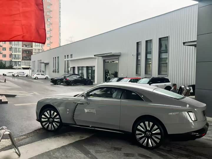 Фото 5 - Rolls-Royce Spectre