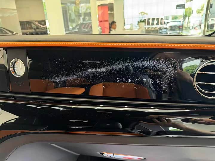 Фото 7 - Rolls-Royce Spectre