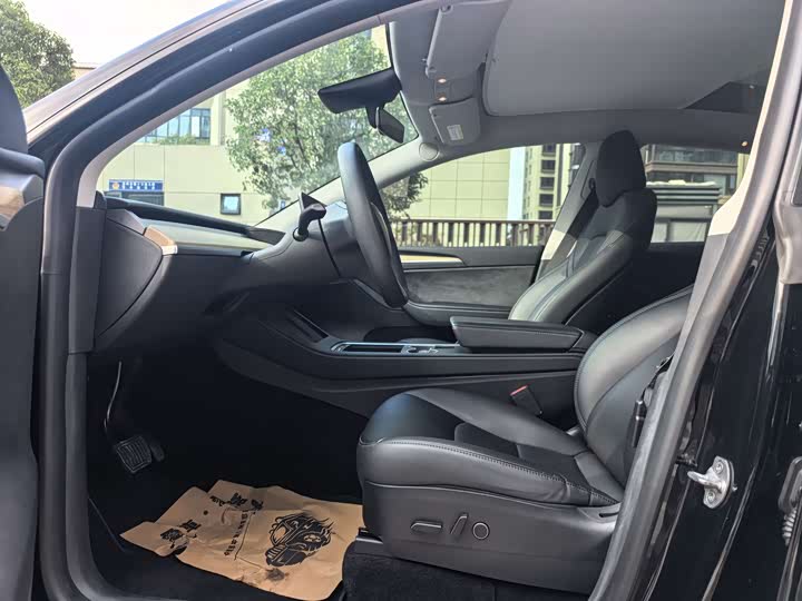 Фото 6 - Tesla Model Y