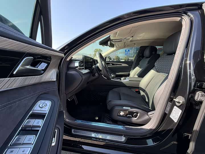 Фото 4 - Hongqi H9