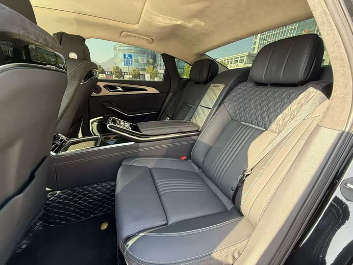 Фото 6 - Hongqi H9