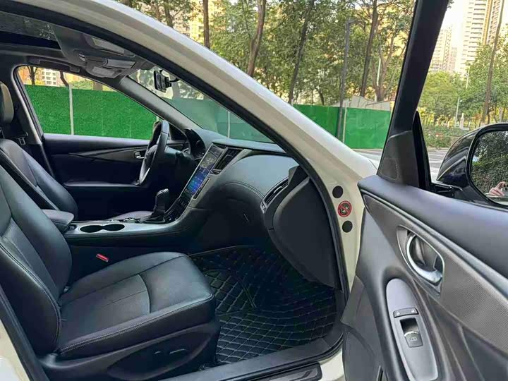 Фото 8 - Infiniti Q50L